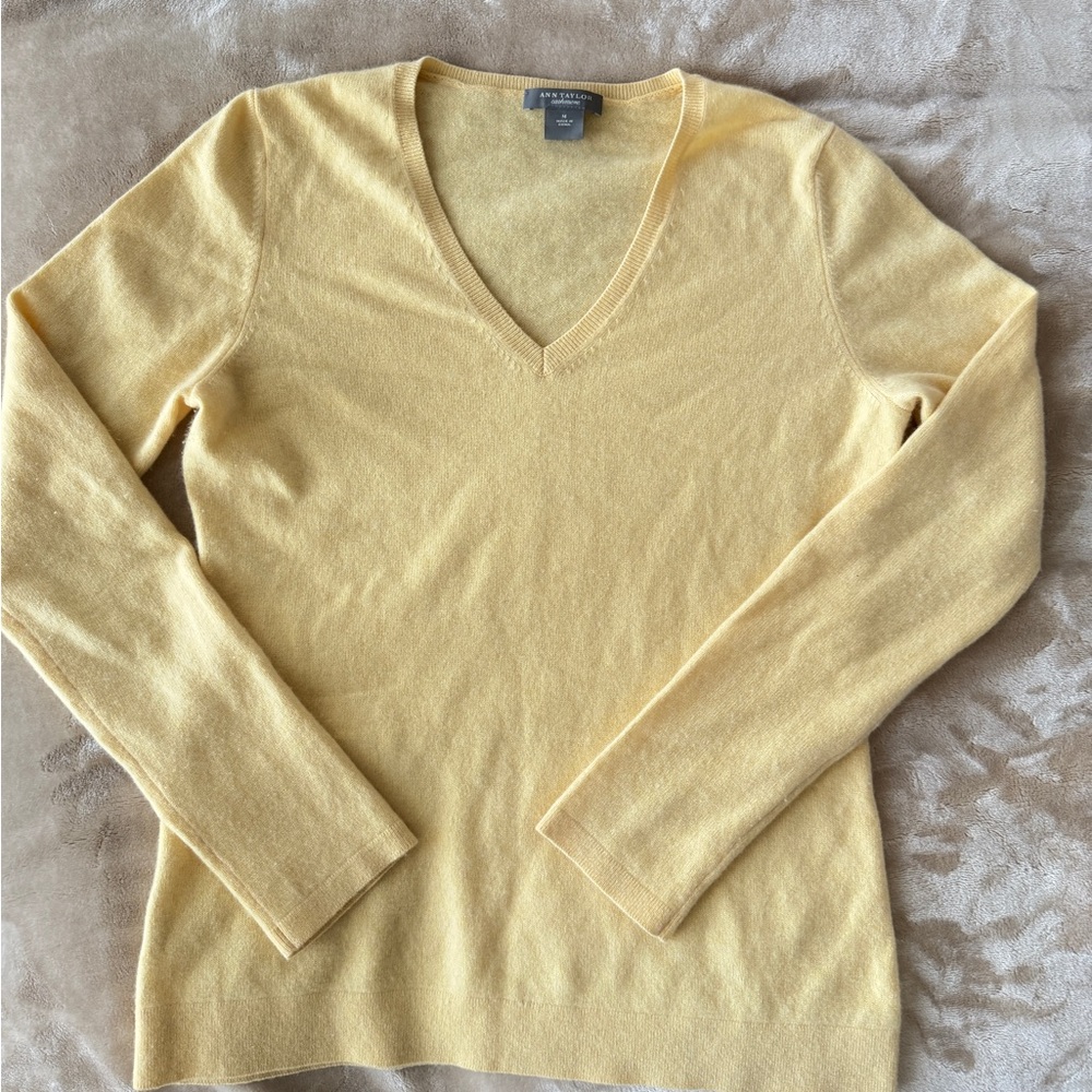 Cashmere V-Neck Butter Yellow Sweater